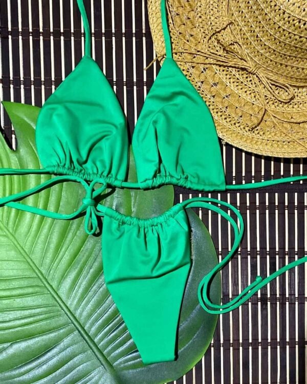 VERDEUYHIU TRAJE VERDE